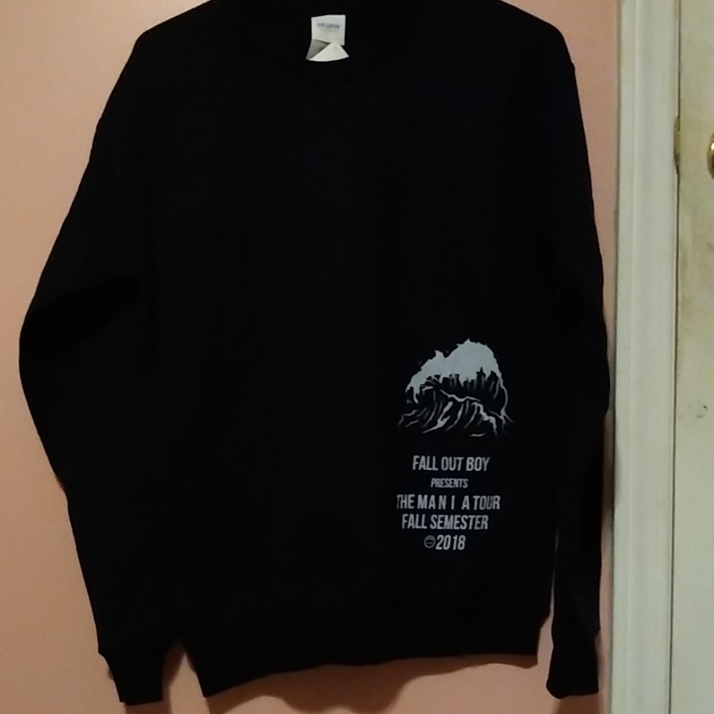 NWOT Black Fall Out Boy M A N I A Sweatshirt